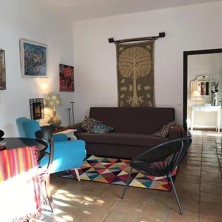 Patio Del Limonero